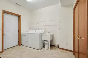 910 Doe Path Ln, Crown Point, IN 46307 - Photo 23