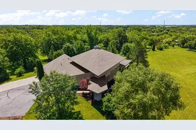 7035 E 83rd Avenue, Crown Point, IN 46307 - Photo 3