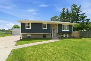 10302 N 493 E, Demotte, IN 46310 - Photo 1
