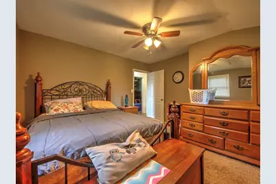 207 Lawndale Avenue, La Porte, IN 46350 - Photo 9