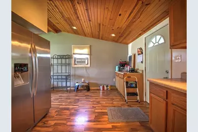 207 Lawndale Avenue, La Porte, IN 46350 - Photo 5