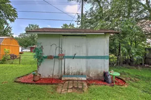 207 Lawndale Ave, La Porte, IN 46350 - Photo 15