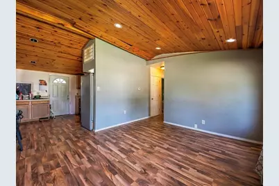 207 Lawndale Avenue, La Porte, IN 46350 - Photo 3
