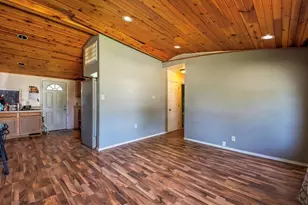 207 Lawndale Ave, La Porte, IN 46350 - Photo 3