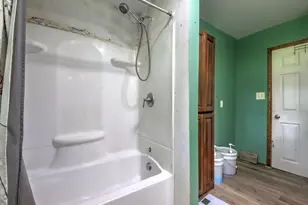 207 Lawndale Ave, La Porte, IN 46350 - Photo 7