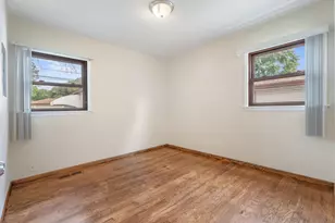 7204 Ohio Ave, Hammond, IN 46323 - Photo 17