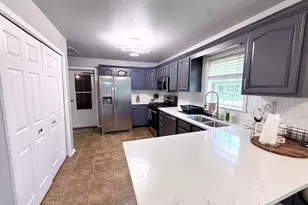 2244 W Taft St, Gary, IN 46404 - Photo 21