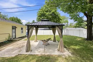 205 Chestnut St, Michigan City, IN 46360 - Photo 5