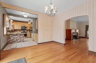 109 Elmwood Pl, Crown Point, IN 46307 - Photo 7