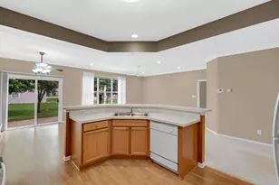819 Manistee Ave, Schererville, IN 46375 - Photo 5