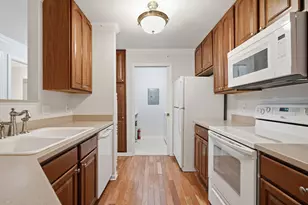 1640 White Oak Cir, Munster, IN 46321 - Photo 5