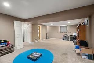 2731 40th Pl, Highland, IN 46322 - Photo 19