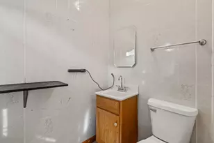 7562 Montana St, Merrillville, IN 46410 - Photo 9