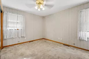 7562 Montana St, Merrillville, IN 46410 - Photo 9