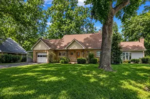 131 Westchester Ct, Chesterton, IN 46304 - Photo 1