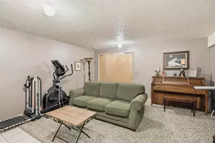 11081 Miami St, Crown Point, IN 46307 - Photo 17