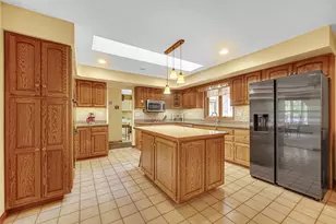 180 Primrose Cir, Chesterton, IN 46304 - Photo 9