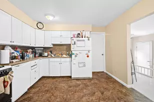303 Miller St, La Porte, IN 46350 - Photo 5