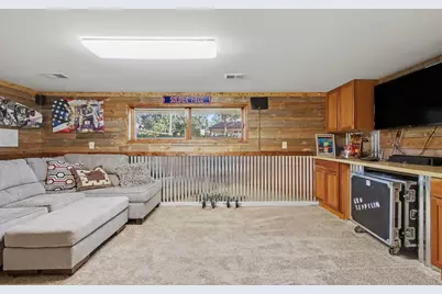 422 S Jackson Boulevard, Chesterton, IN 46304 - Photo 11