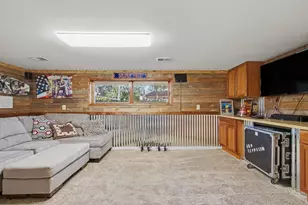 422 S Jackson Blvd, Chesterton, IN 46304 - Photo 11