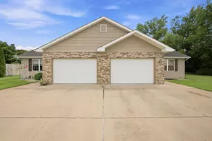 716-718 7th Street SW, Demotte, IN 46310 - Photo 1