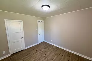 5775 Connecticut St, Merrillville, IN 46410 - Photo 9