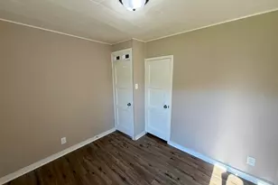5775 Connecticut St, Merrillville, IN 46410 - Photo 11