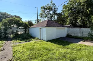 5775 Connecticut St, Merrillville, IN 46410 - Photo 5
