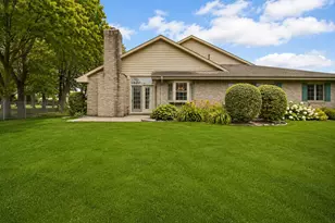 1521 Tamarack Dr, Schererville, IN 46375 - Photo 3