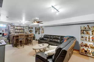 2002 Woodmere Cir, Valparaiso, IN 46383 - Photo 25