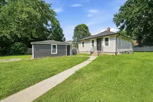 252 S 21st St, Chesterton, IN 46304 - Photo 1