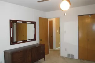 8805 Janeway Ct, Munster, IN 46321 - Photo 17