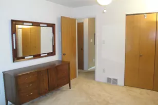 8805 Janeway Ct, Munster, IN 46321 - Photo 25