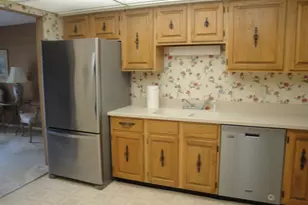 8805 Janeway Ct, Munster, IN 46321 - Photo 7