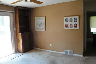 8805 Janeway Ct, Munster, IN 46321 - Photo 11