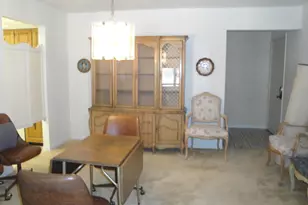 8805 Janeway Ct, Munster, IN 46321 - Photo 9
