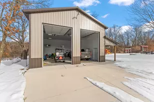6776 Fox Crossing, Knox, IN 46534 - Photo 37