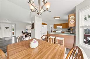 2048 Landmark St, Portage, IN 46368 - Photo 9