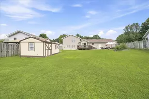 2048 Landmark St, Portage, IN 46368 - Photo 25