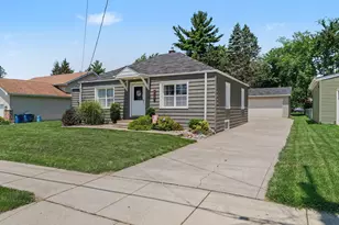 211 Berens St, Dyer, IN 46311 - Photo 3