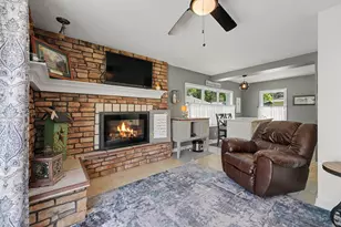 211 Berens St, Dyer, IN 46311 - Photo 11