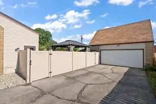 2937 Condit St, Highland, IN 46322 - Photo 29