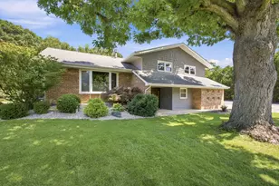 803 Audubon Dr, Valparaiso, IN 46383 - Photo 1