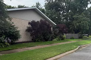 3545 Laverne Dr, Highland, IN 46322 - Photo 3