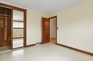 530 E 52nd Pl, Merrillville, IN 46410 - Photo 15