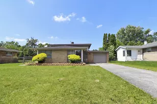 530 E 52nd Pl, Merrillville, IN 46410 - Photo 1