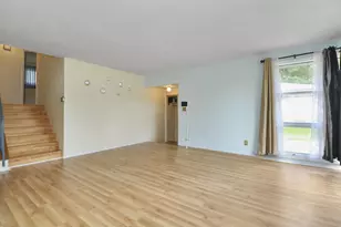 530 E 52nd Pl, Merrillville, IN 46410 - Photo 5