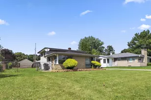 530 E 52nd Pl, Merrillville, IN 46410 - Photo 3