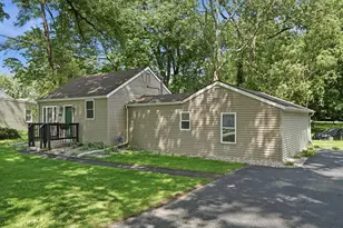 1735 S Fairbanks St, Griffith, IN 46319 - Photo 3