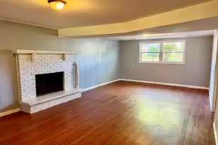 302 Green Acres Dr, Valparaiso, IN 46383 - Photo 11